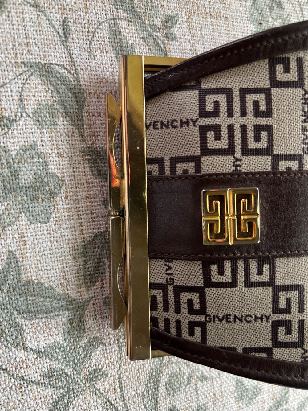 Vintage Authetic Givenchy Kiss Lock Change Purse - Picture 3 of 8